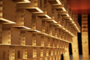 枡を使った内装材　MASPACIO　施工事例　日本酒とおばんざいのお店　おざぶ２